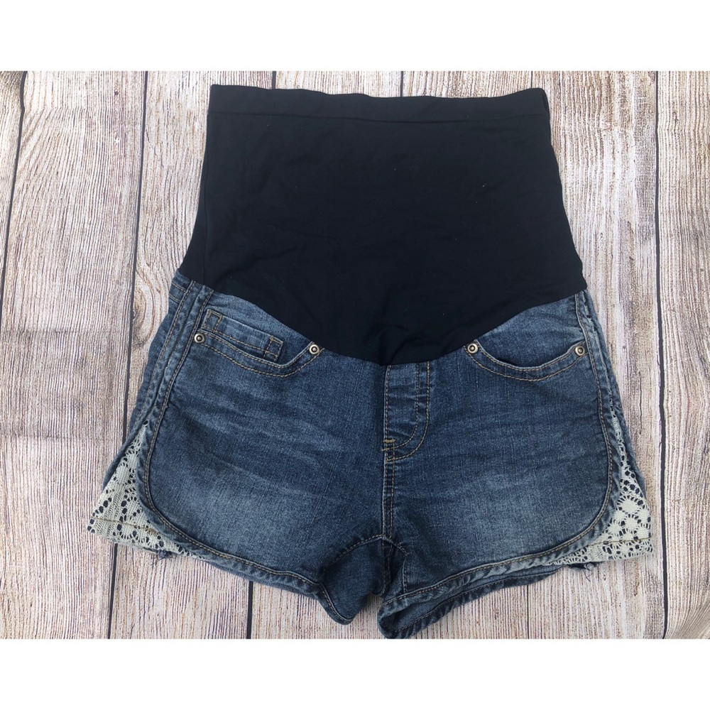 Planet Motherhood maternity shorts